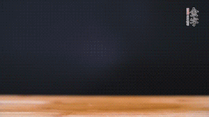 老豆腐切小塊。