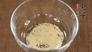 純牛奶溶解稀釋酵母。