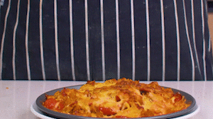 出鍋啦！?。】梢约狱c黑胡椒調(diào)味。