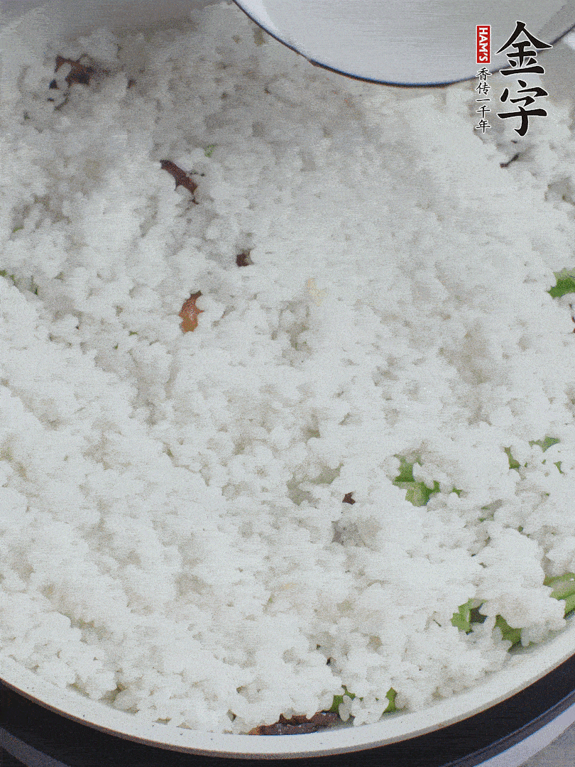 放一碗水，蓋蓋燜煮。