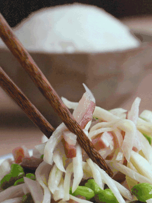 加一點清水炒至斷生。