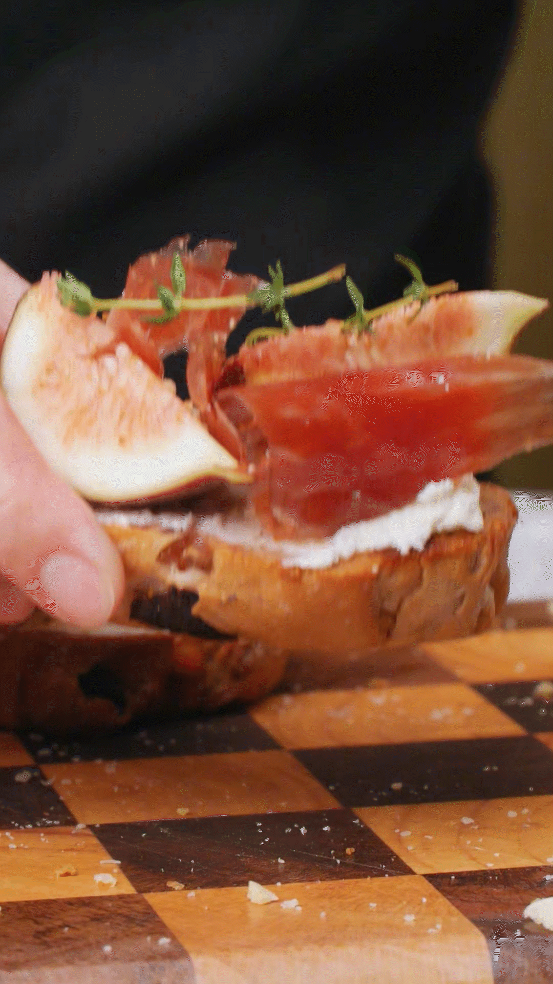 歐包切片，烤箱180°復烤10分鐘
